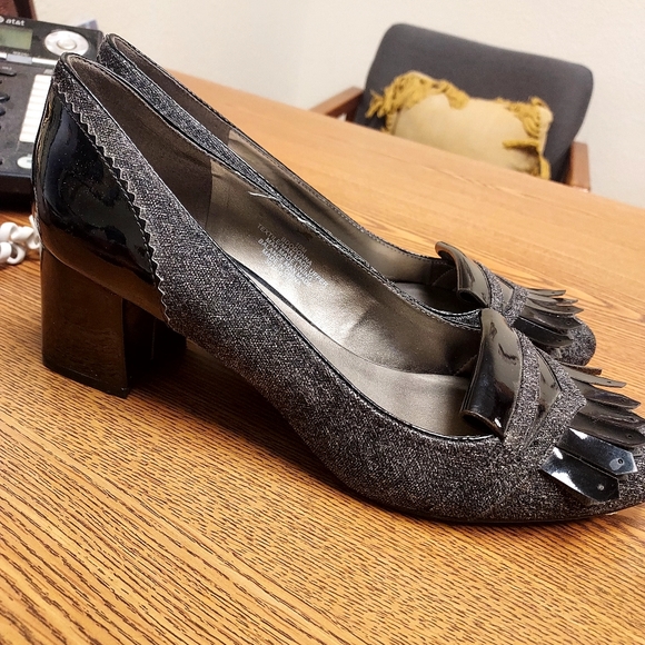 Black and gray tweed dress pumps - Picture 4 of 4